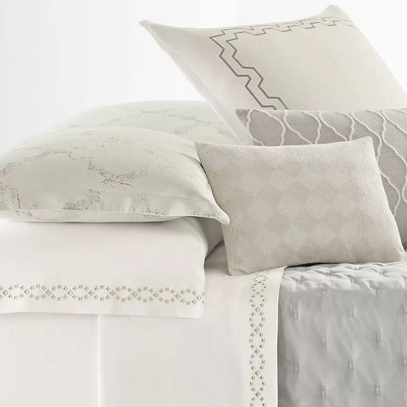 VERA WANG HOME Box Breakfast Throw Pillow FRETWORK 100% Cotton Down  12" X 16" - Picture 2 of 8